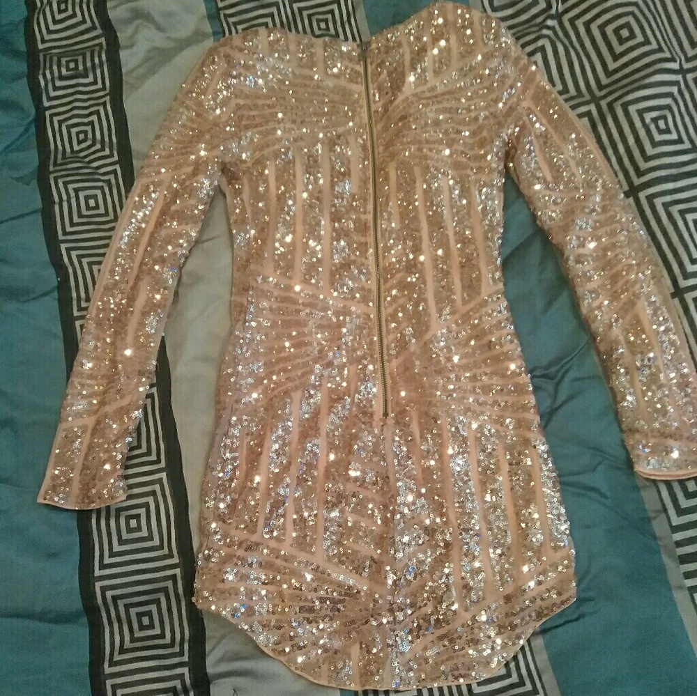 DRESS